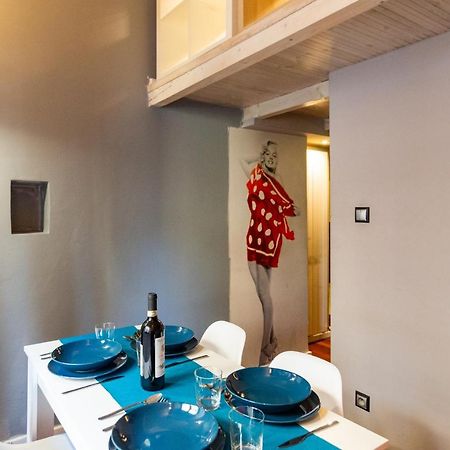 Lilly Apartment Main Train Station Old Town By The Castle Suites Krakow Bagian luar foto