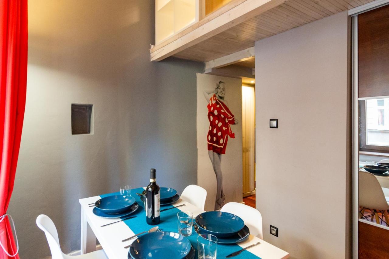 Lilly Apartment Main Train Station Old Town By The Castle Suites Krakow Bagian luar foto