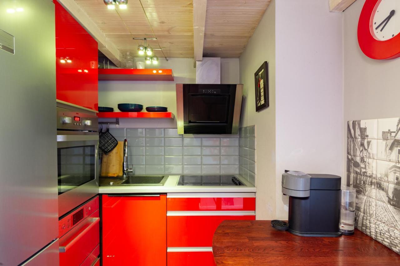 Lilly Apartment Main Train Station Old Town By The Castle Suites Krakow Bagian luar foto