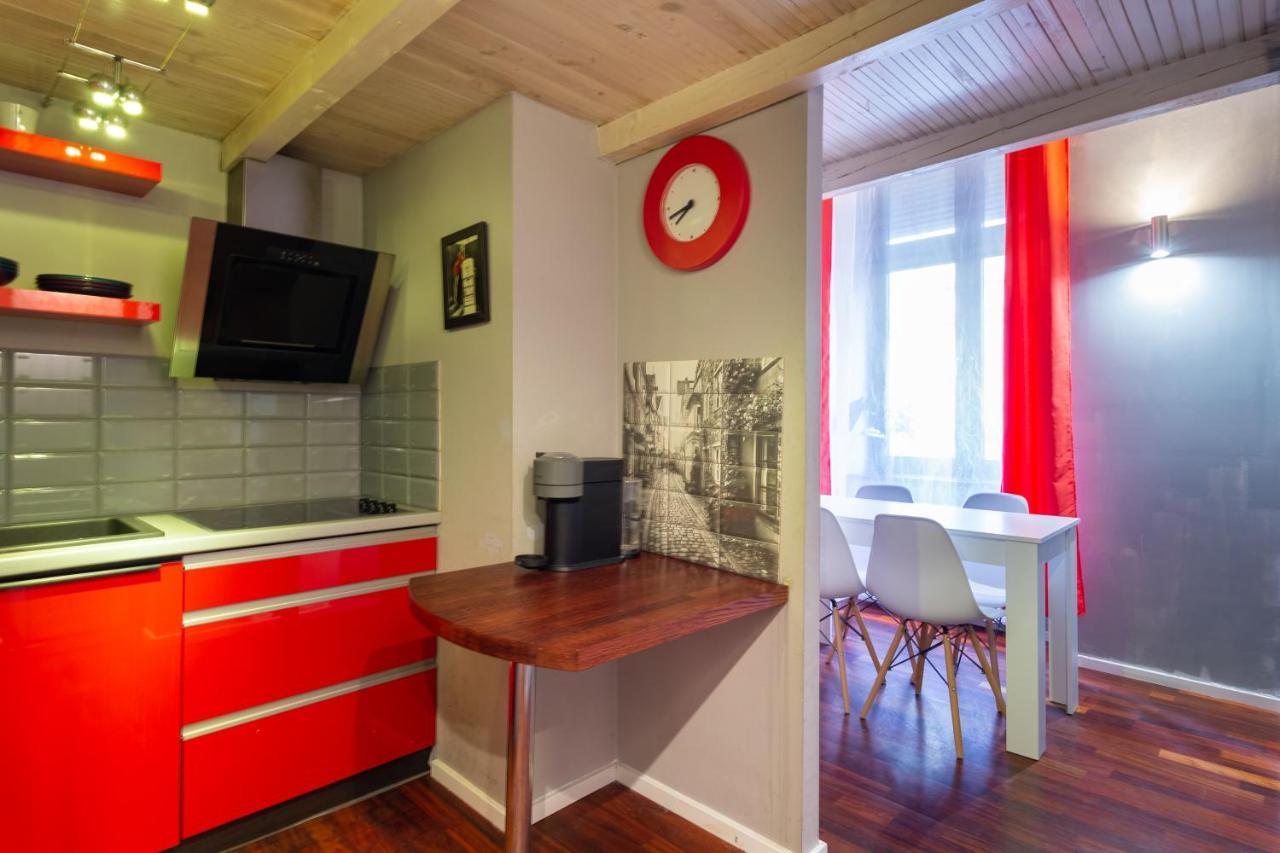 Lilly Apartment Main Train Station Old Town By The Castle Suites Krakow Bagian luar foto