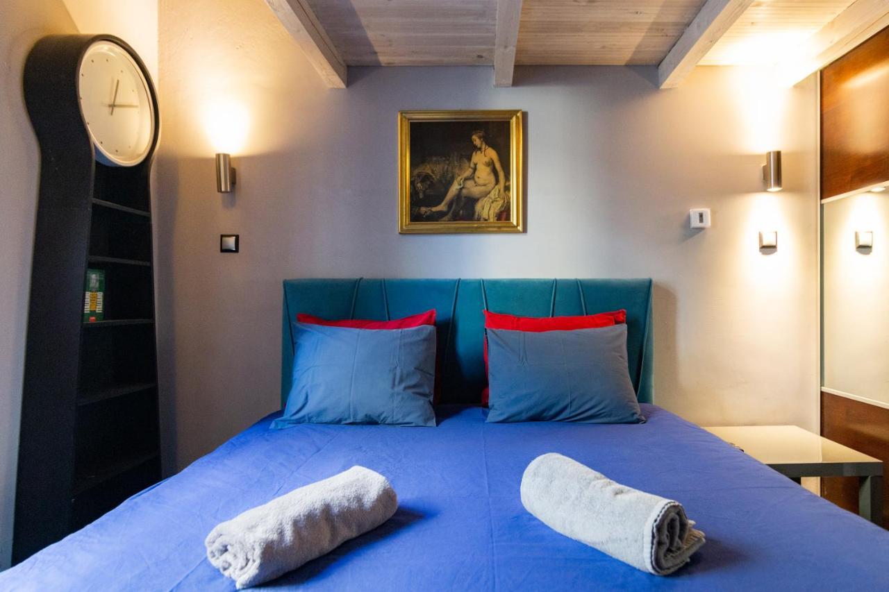Lilly Apartment Main Train Station Old Town By The Castle Suites Krakow Bagian luar foto