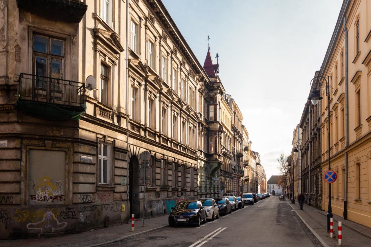 Lilly Apartment Main Train Station Old Town By The Castle Suites Krakow Bagian luar foto