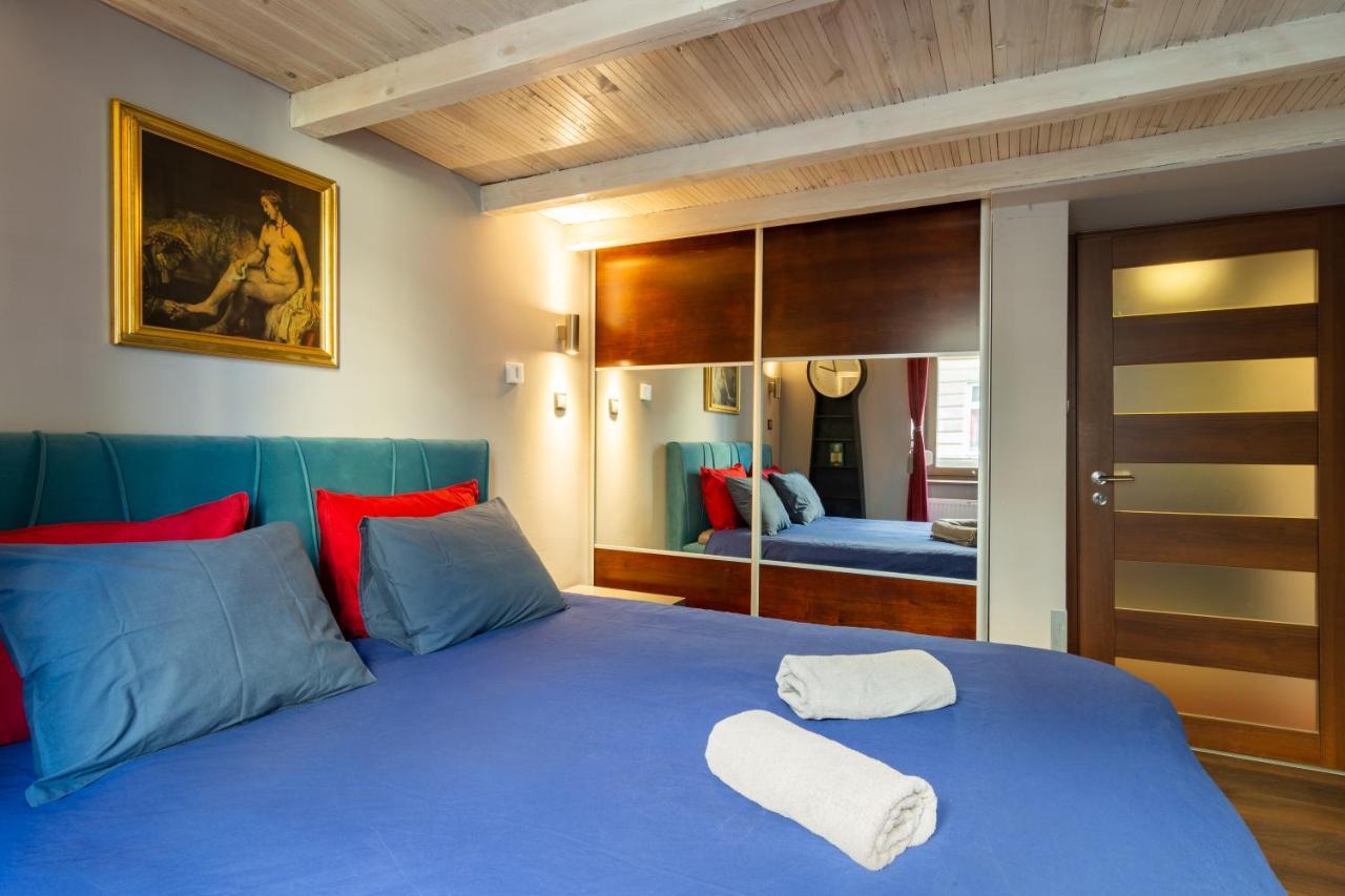 Lilly Apartment Main Train Station Old Town By The Castle Suites Krakow Bagian luar foto